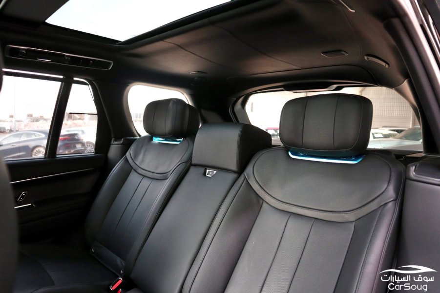 رنج روفر اوتوبيوجرافي بلاك اديشن موديل 2022