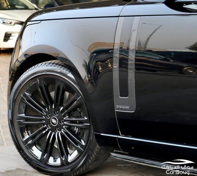 رنج روفر اوتوبيوجرافي بلاك اديشن موديل 2022