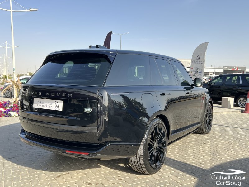 رنج روفر اوتوبيوجرافي بلاك اديشن موديل 2022