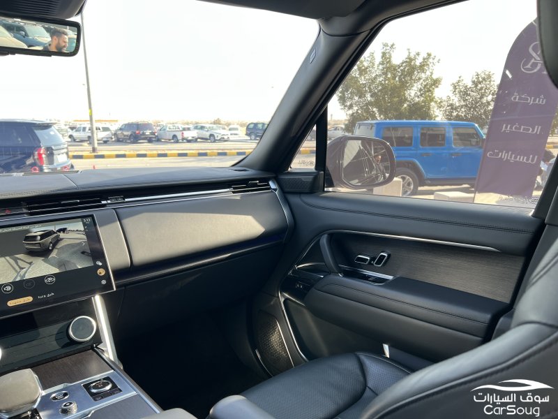 رنج روفر اوتوبيوجرافي بلاك اديشن موديل 2022