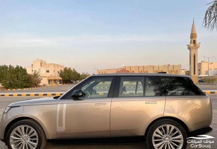 رنج روفر فوج فيرست اديشن موديل 2022 تحت الضمان