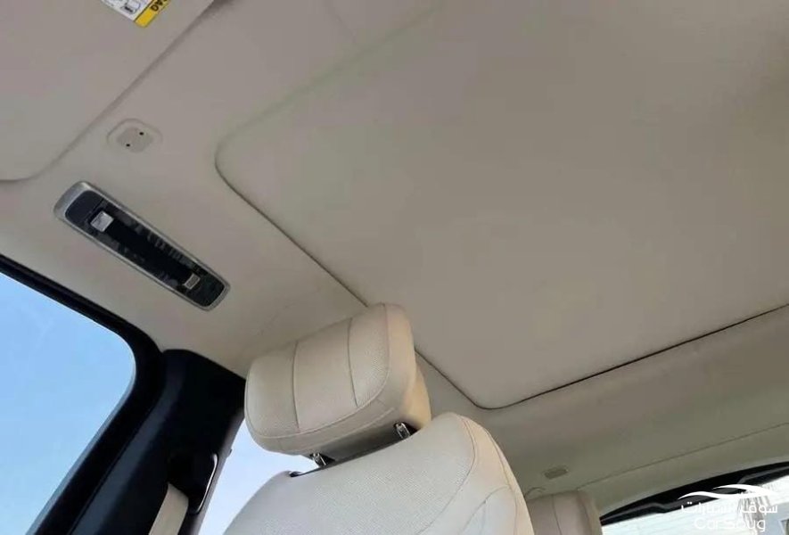 رنج روفر فوج فيرست اديشن موديل 2022 تحت الضمان