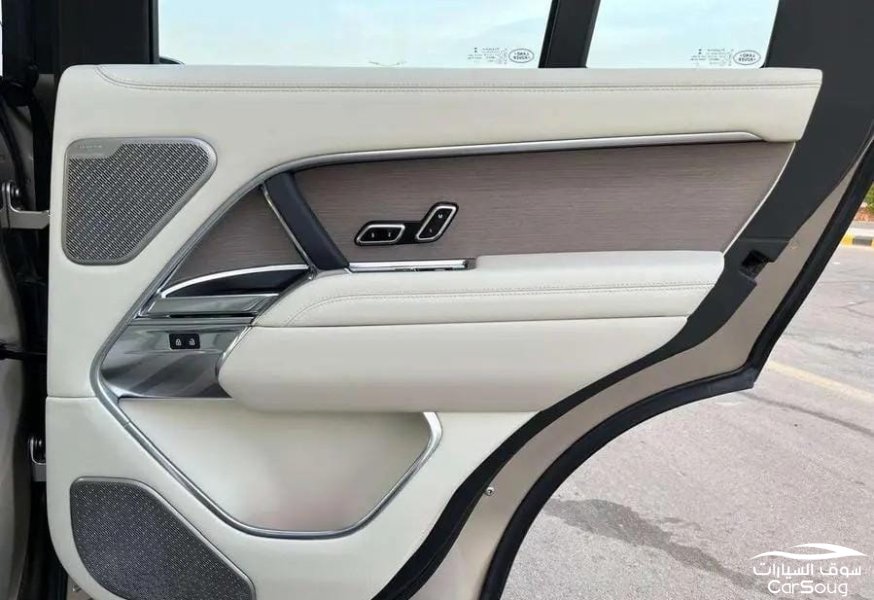 رنج روفر فوج فيرست اديشن موديل 2022 تحت الضمان