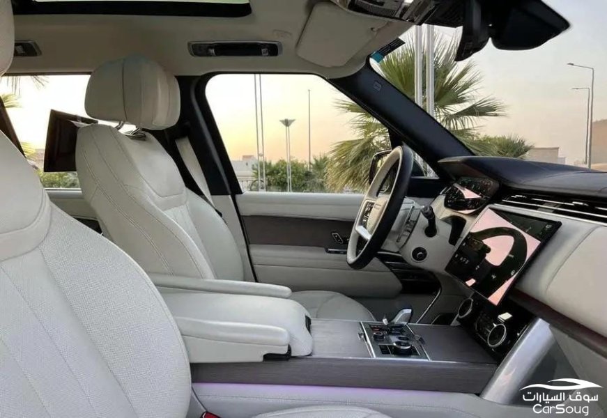 رنج روفر فوج فيرست اديشن موديل 2022 تحت الضمان