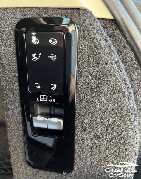 رنج روفر فوج فيرست اديشن موديل 2022 تحت الضمان