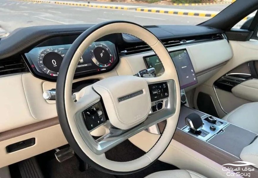 رنج روفر فوج فيرست اديشن موديل 2022 تحت الضمان