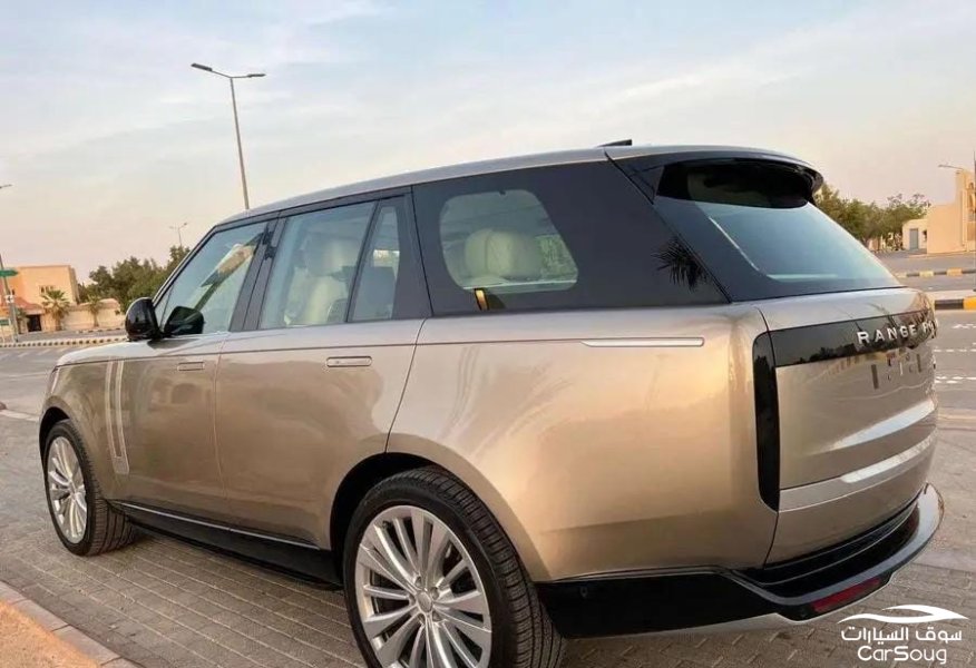 رنج روفر فوج فيرست اديشن موديل 2022 تحت الضمان
