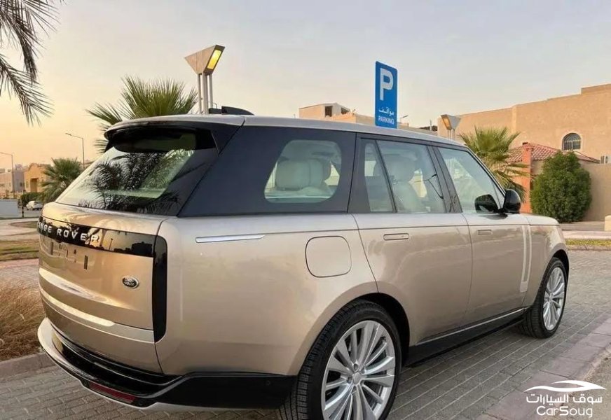 رنج روفر فوج فيرست اديشن موديل 2022 تحت الضمان