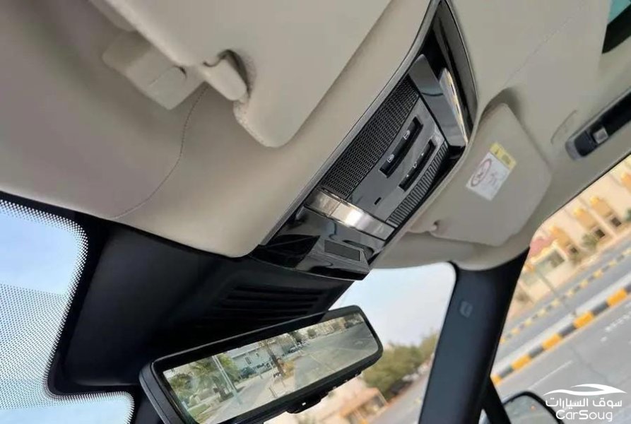 رنج روفر فوج فيرست اديشن موديل 2022 تحت الضمان