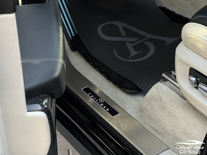 رولز رويس كولينان بلاك ايدج موديل 2021