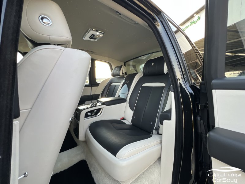 رولز رويس كولينان بلاك ايدج موديل 2021