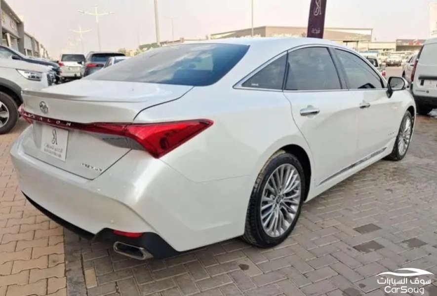 تويوتا افالون بريميوم موديل 2022