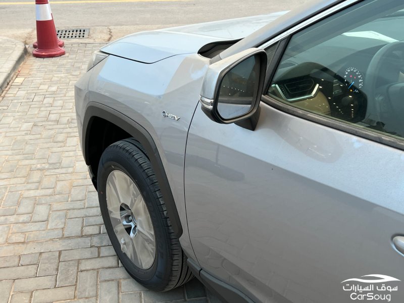 تويوتا راف فور XLE هايبرد موديل 2025