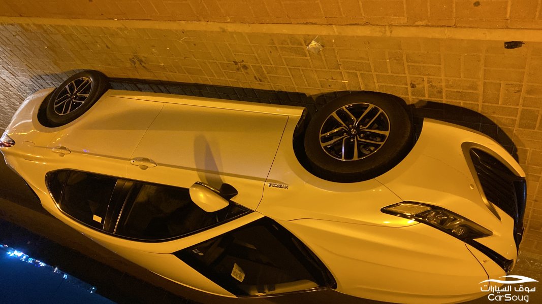 كامري هايبرد 2022 LE