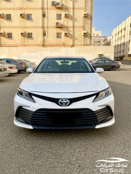 تويوتا كامري LE موديل 2024