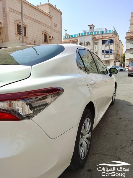 تويوتا كامري LE موديل 2024