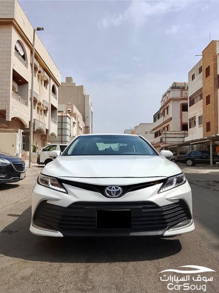 تويوتا كامري LE موديل 2024