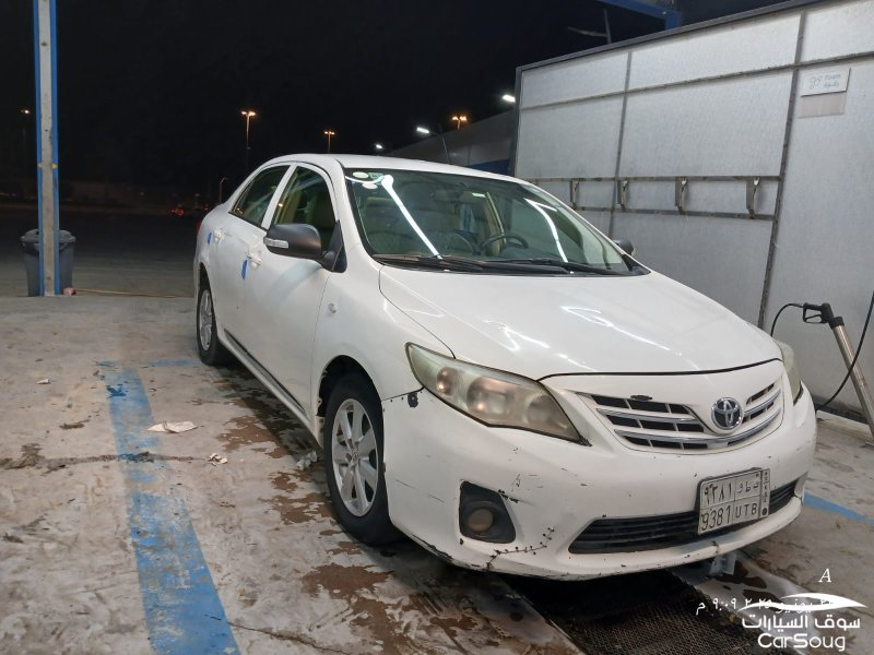 تويوتا كورولا xli نص فل موديل 2012