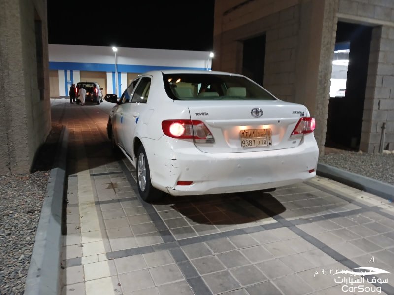 تويوتا كورولا xli نص فل موديل 2012