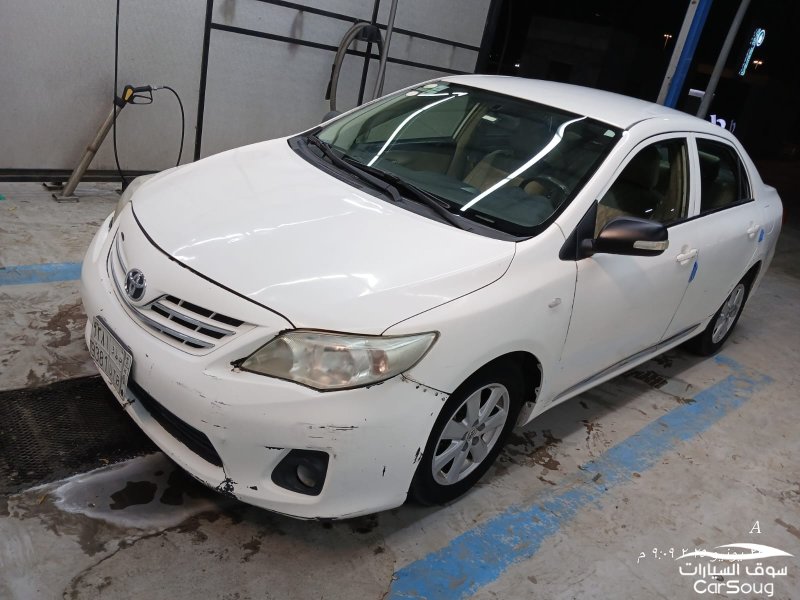 تويوتا كورولا xli نص فل موديل 2012