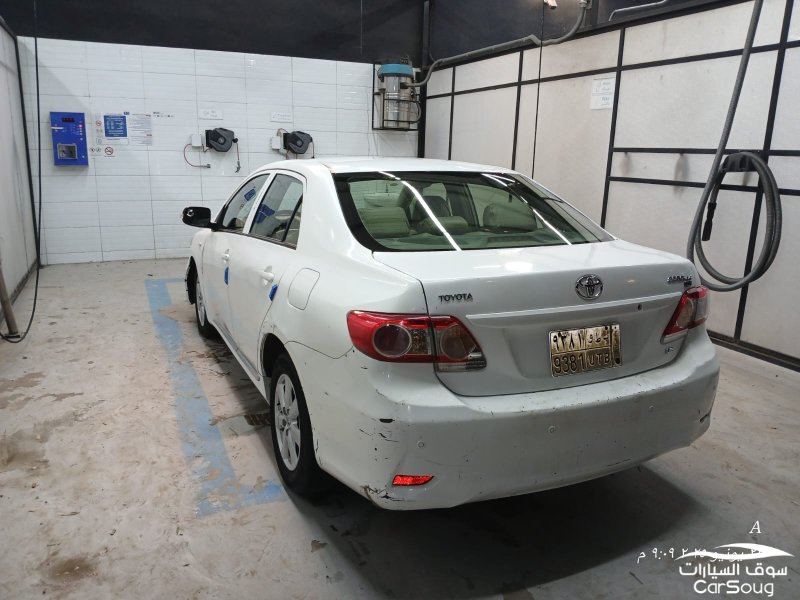 تويوتا كورولا xli نص فل موديل 2012