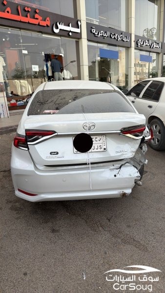 كورلا مصدومه للبيع