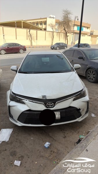 كورلا مصدومه للبيع