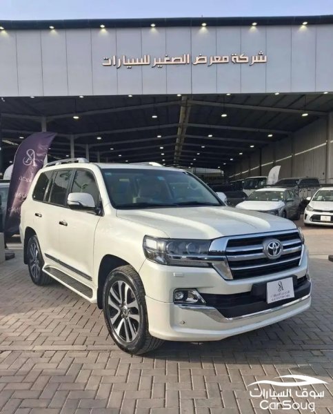 تويوتا لاندكروزر جراند تورينق GXR موديل 2019
