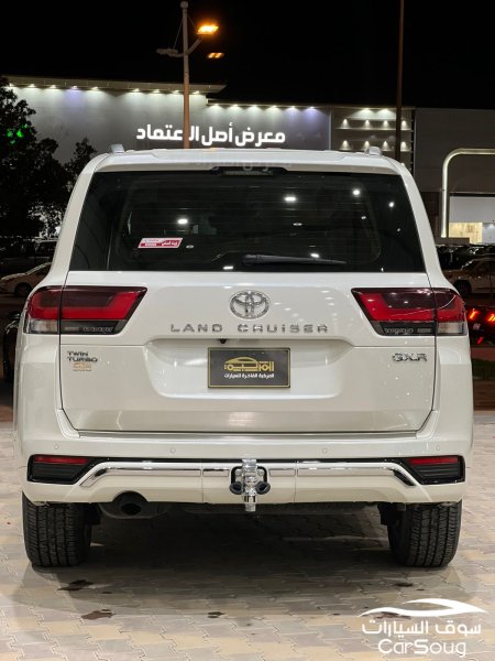 تويوتا لاندكروزر GXR-L5 موديل 2023 اعلى فئه سعودي