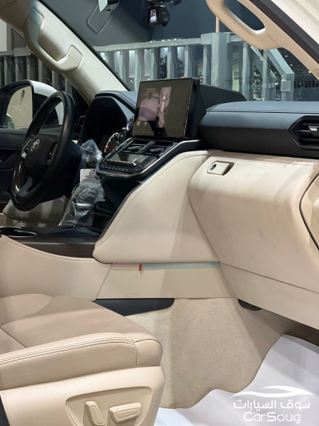 تويوتا لاندكروزر GXR-L5 موديل 2023 اعلى فئه سعودي