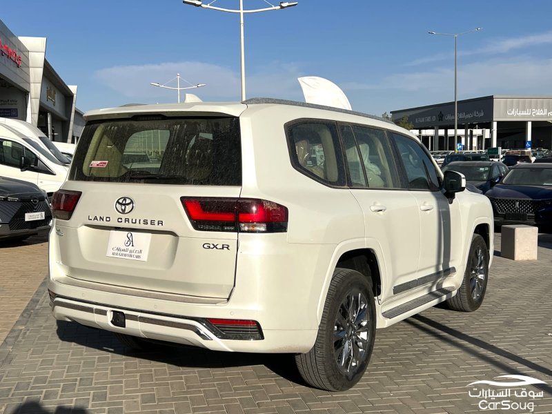 تويوتا لاندكروزر GXR-L4 موديل 2025