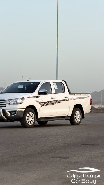 تويوتا هايلوكس 2025 ديزل للبيع