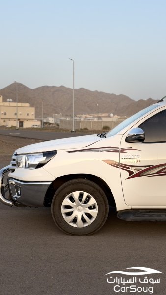 تويوتا هايلوكس 2025 ديزل للبيع