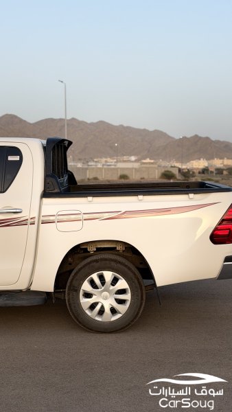 تويوتا هايلوكس 2025 ديزل للبيع