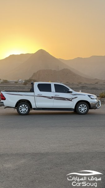 تويوتا هايلوكس 2025 ديزل للبيع