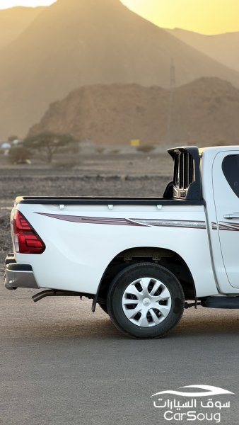 تويوتا هايلوكس 2025 ديزل للبيع