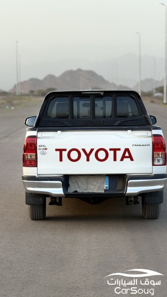 تويوتا هايلوكس 2025 ديزل للبيع