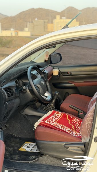 تويوتا هايلوكس 2025 ديزل للبيع