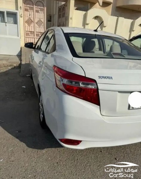 تويوتا يارس 2016