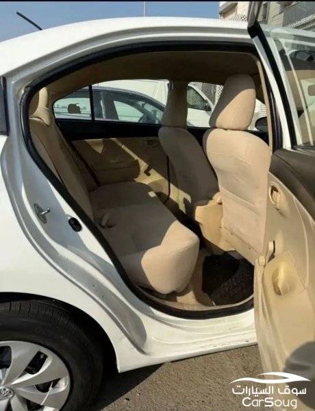 تويوتا يارس 2016