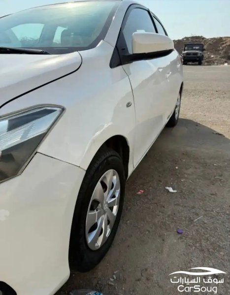 تويوتا يارس 2016